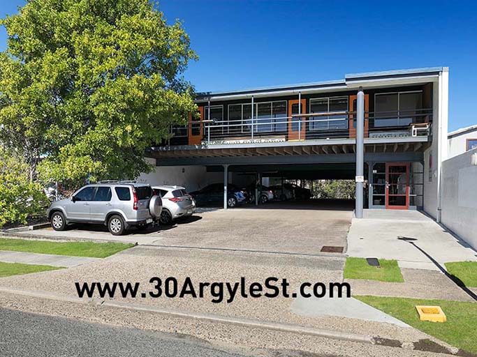 Office for lease, Albion Brisbane, rent incudes 10 car parks